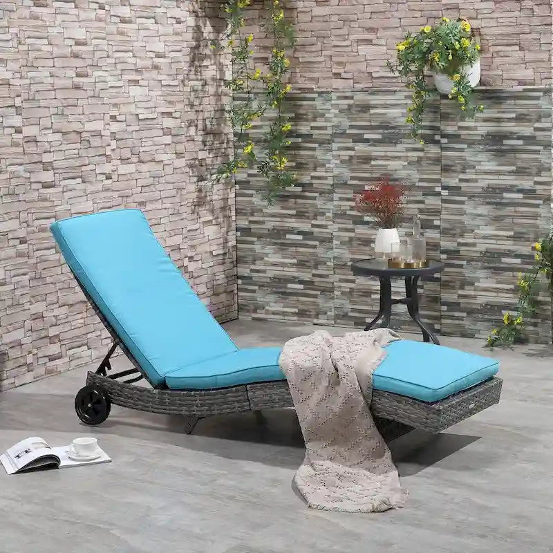 Chaise longue de piscine en osier, transat d'extérieur en rotin PE rembourré avec dossier réglable sur 5 niveaux et roulettes