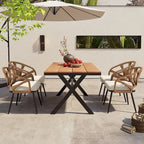 Ensemble de jardin contemporain avec chaises en rotin synthétique et table en bois synthétique