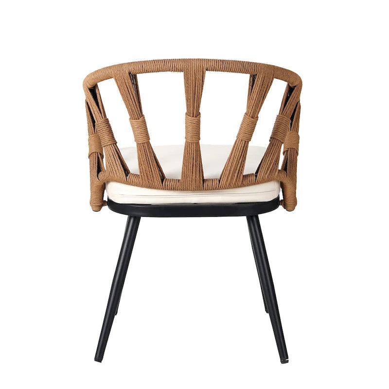 Ensemble de jardin contemporain avec chaises en rotin synthétique et table en bois synthétique