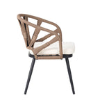 Ensemble de jardin contemporain avec chaises en rotin synthétique et table en bois synthétique
