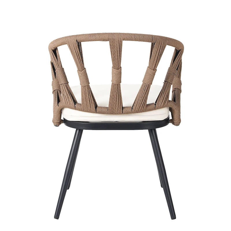 Ensemble de jardin contemporain avec chaises en rotin synthétique et table en bois synthétique