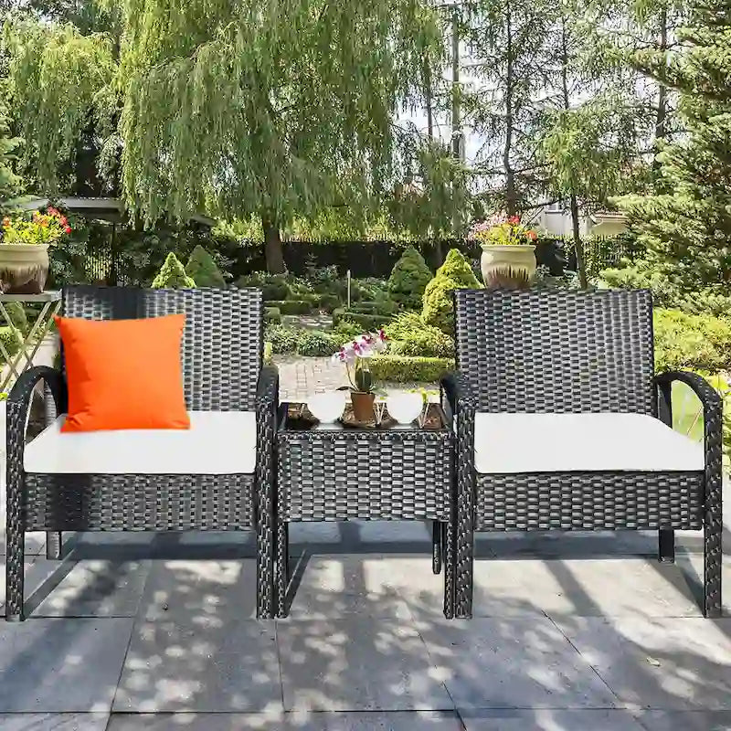 Ensemble de mobilier de jardin en rotin Costway 3 pièces comprenant une table basse et un canapé de conversation - Voir les détails