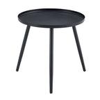 Ensemble repas décontracté pour balcon extérieur, composé d'une table basse ronde moderne anti-déversement, de deux chaises pivotantes en rotin et de coussins.