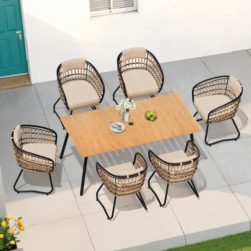 Ensemble de salle à manger d'extérieur 7 pièces : table en aluminium et chaises en rotin PE.