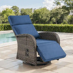 Chaise longue d'extérieur Pocassy en osier marron résistant aux intempéries avec coussin bleu