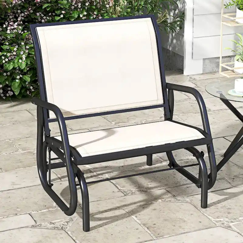 Fauteuil à bascule Outsunny avec tissu en maille respirante, accoudoirs incurvés et structure en acier, idéal pour le jardin, la piscine, la cour ou le balcon.