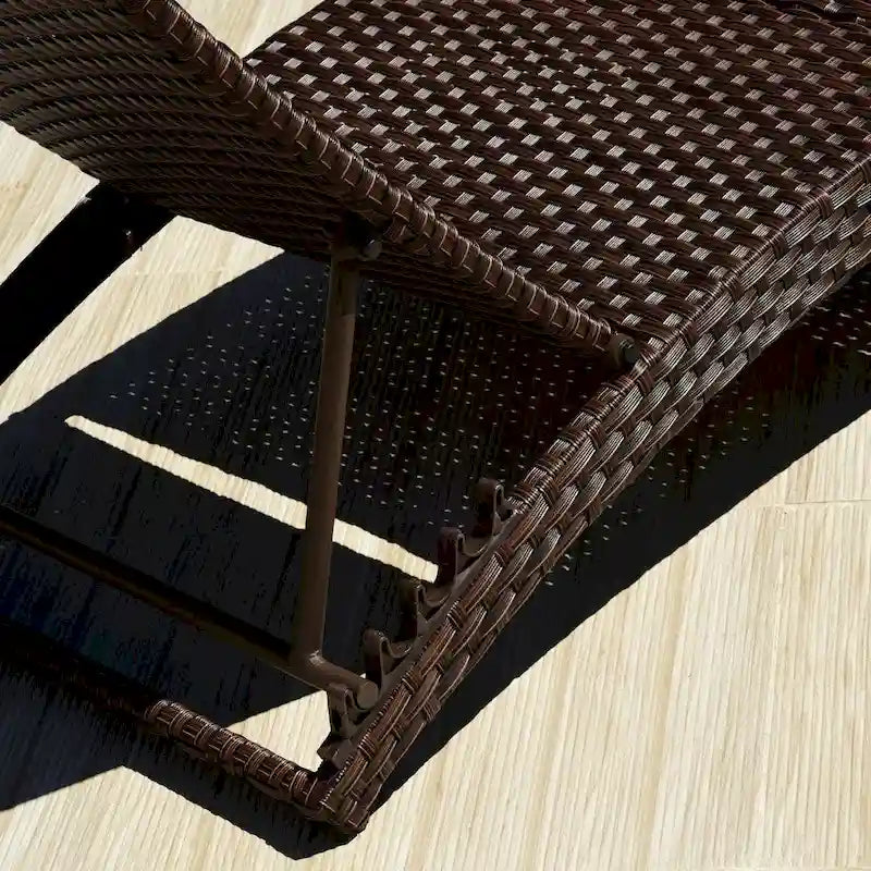 Chaise longue pliante marron pour patio
