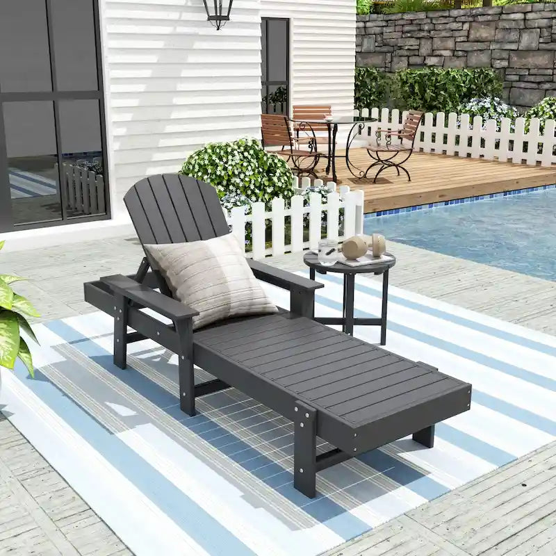 Chaise longue inclinable écologique Polytrends Altura Poly avec accoudoirs et table d'appoint (ensemble de 2 pièces)