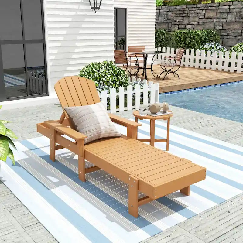 Chaise longue inclinable écologique Polytrends Altura Poly avec accoudoirs et table d'appoint (ensemble de 2 pièces)
