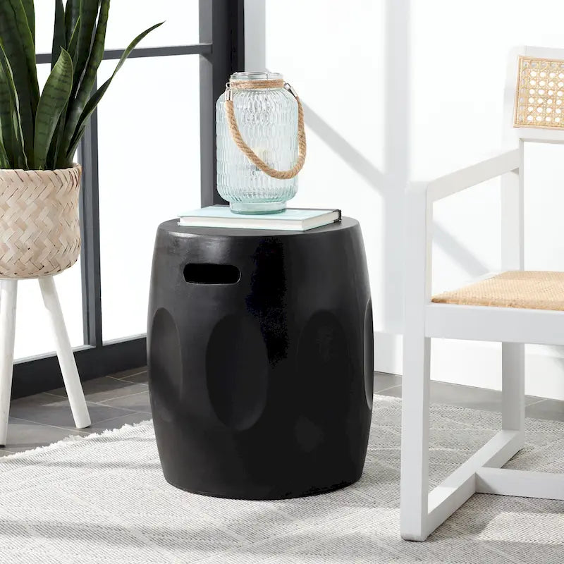 Table d'appoint ronde moderne en béton noir SAFAVIEH Hasmik pour intérieur/extérieur - 40 cm (L) x 40 cm (l) x 45 cm (H) - 40,6 cm (L) x 40,6 cm (P) x 45,7 cm (H)