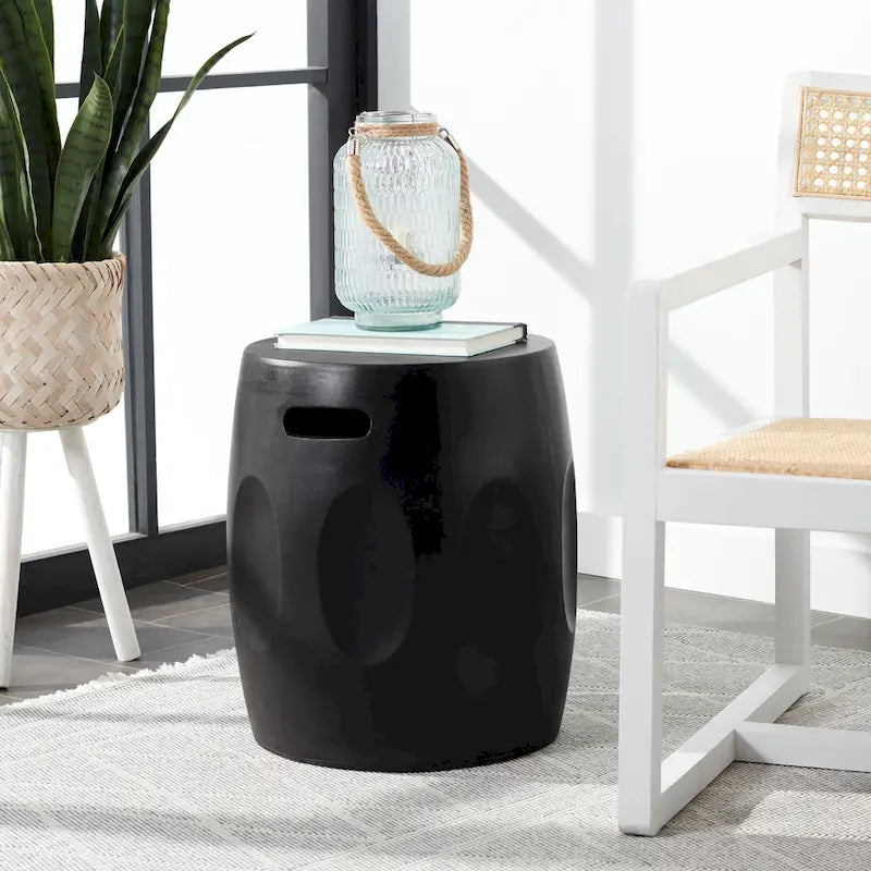 SAFAVIEH Hasmik Indoor/ Outdoor Modern Black Concrete Round Accent Table - 15.7 W x 15.7 L x 17.7 H - 16Wx16Dx18H