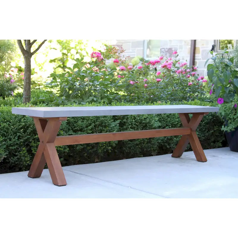 Ensemble de salle à manger Nadine 6 pièces en eucalyptus et composite avec chaises empilables en osier