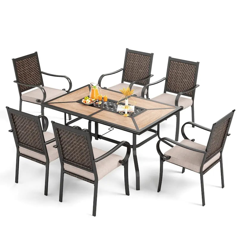 Ensemble de salle à manger d'extérieur MAISON ARTS 7 pièces, 6 chaises en rotin avec coussin et 1 table avec trou pour parasol - Non disponible