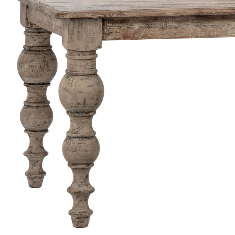 Table de salle à manger rectangulaire Maeve de 213 cm (84 pouces) en pin recyclé, avec pieds sculptés à quatre montants et finition antique.