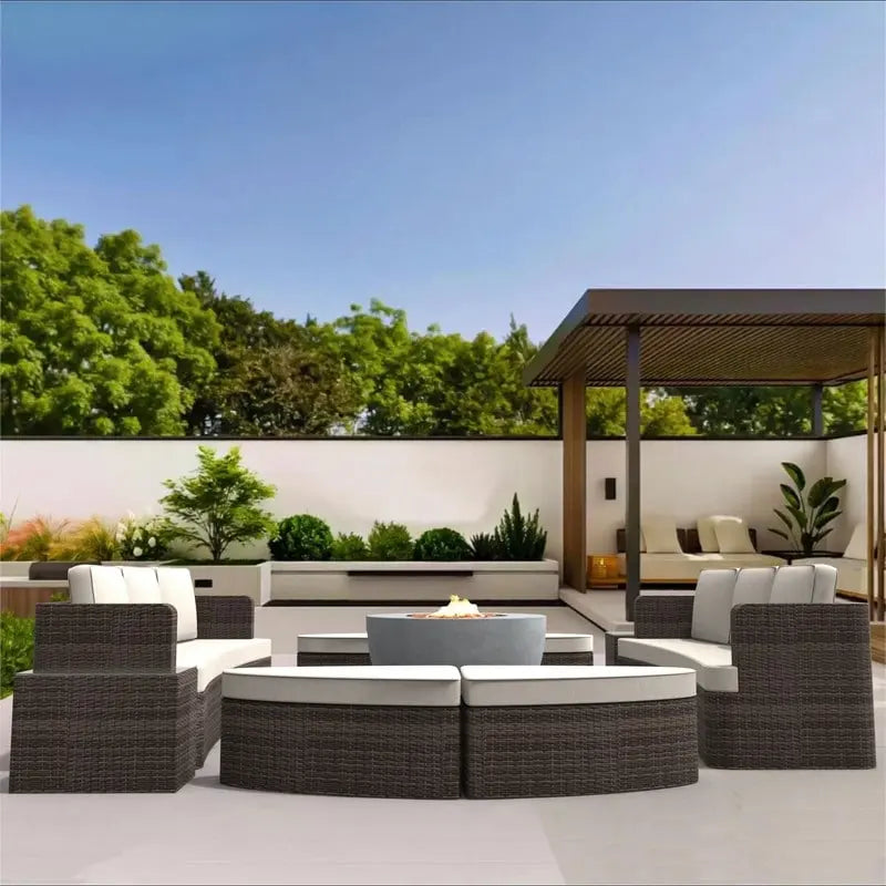 Ensemble de 9 pièces pour patio en résine tressée avec table foyer en béton