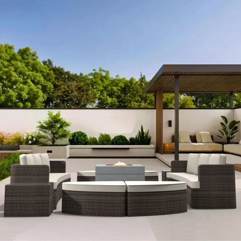 Ensemble de 9 pièces pour patio en résine tressée avec table foyer en béton