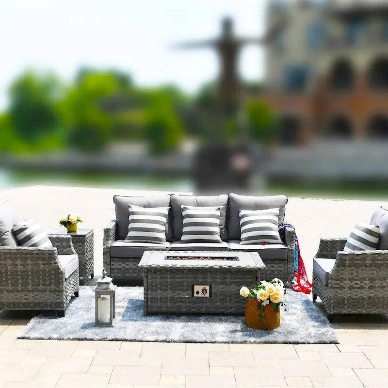 Ensemble de mobilier de jardin en résine tressée 5 pièces Abrihome avec foyer au gaz