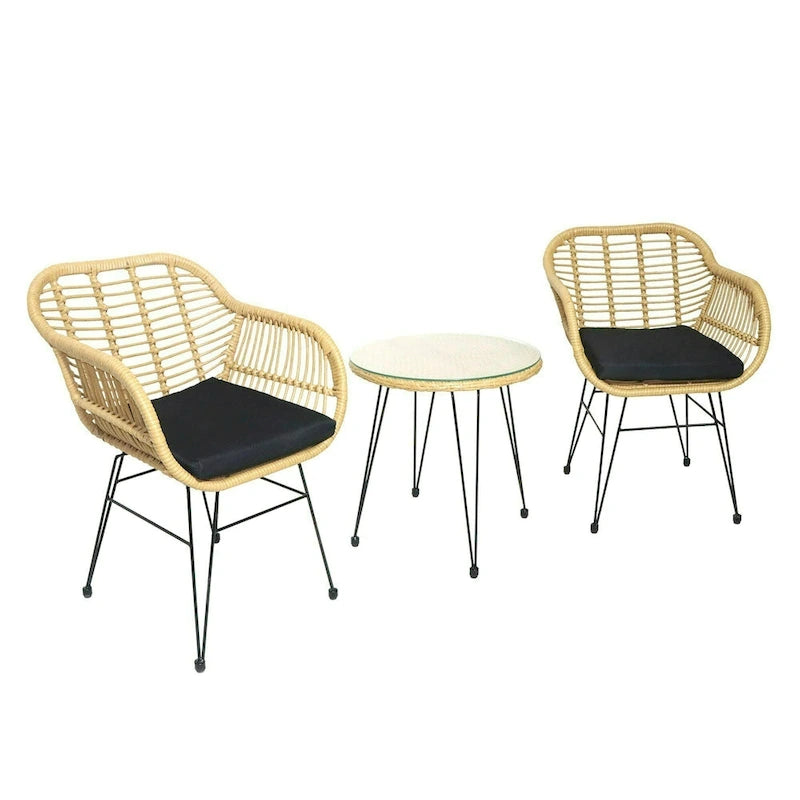 Ensemble bistro d'extérieur 3 pièces en rotin tressé avec coussins et table.