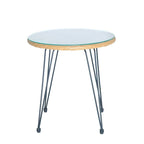 Ensemble bistro d'extérieur 3 pièces en rotin tressé avec coussins et table.