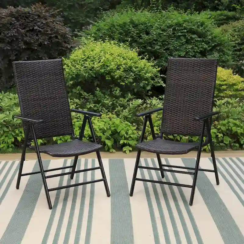 Ensemble de 2 chaises de jardin pliantes en résine tressée, inclinables et réglables, avec dossier haut.