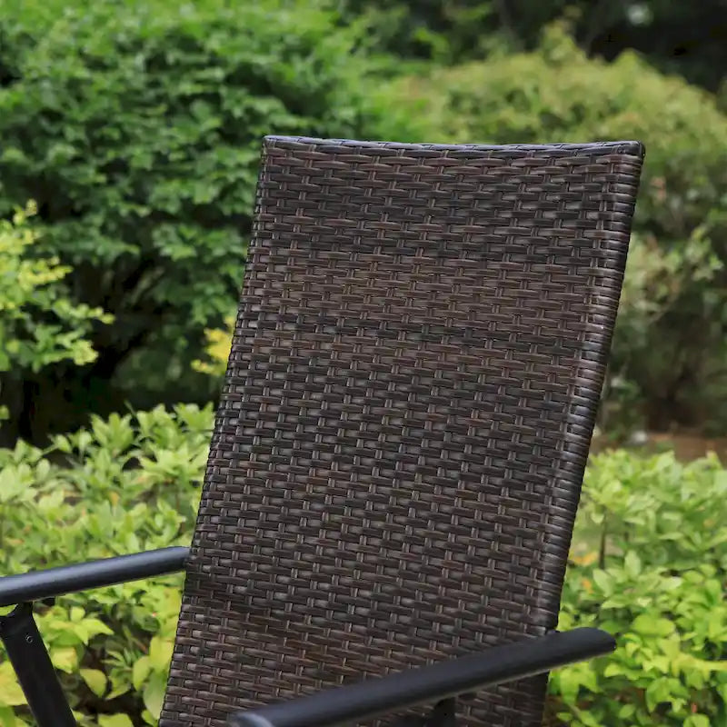 Ensemble de 2 chaises de jardin pliantes en résine tressée, inclinables et réglables, avec dossier haut.