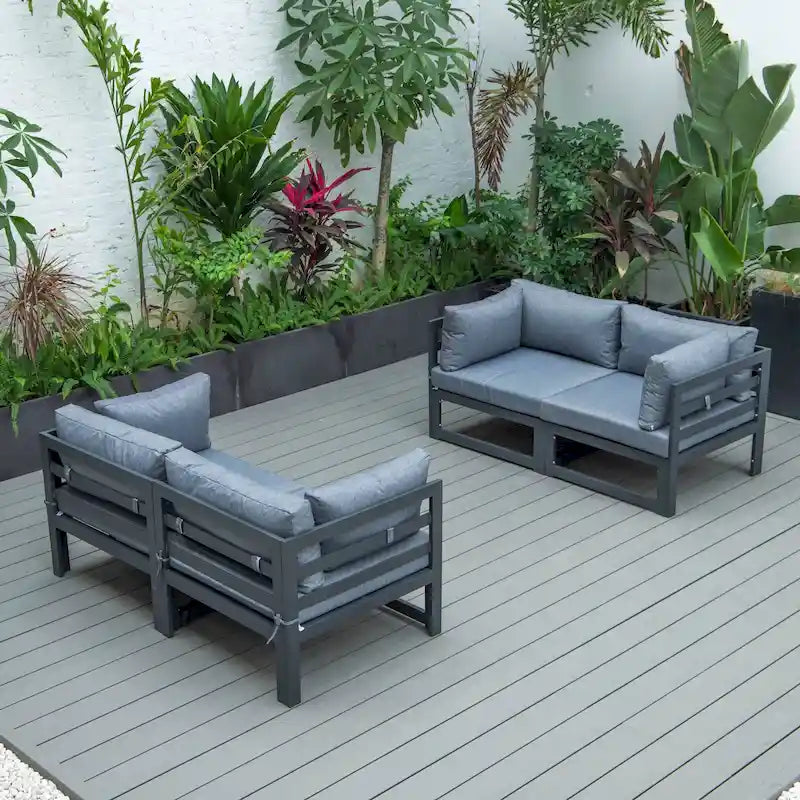 Ensemble de canapé d'angle 4 pièces LeisureMod Chelsea pour patio extérieur, en aluminium noir avec coussins