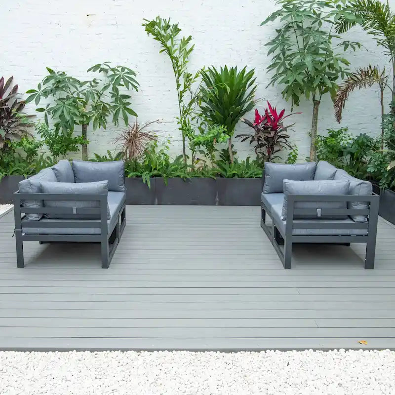 Ensemble de canapé d'angle 4 pièces LeisureMod Chelsea pour patio extérieur, en aluminium noir avec coussins