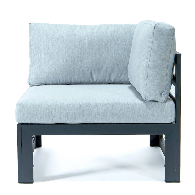 Ensemble de canapé d'angle 4 pièces LeisureMod Chelsea pour patio extérieur, en aluminium noir avec coussins