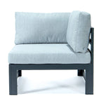 Ensemble de canapé d'angle 4 pièces LeisureMod Chelsea pour patio extérieur, en aluminium noir avec coussins