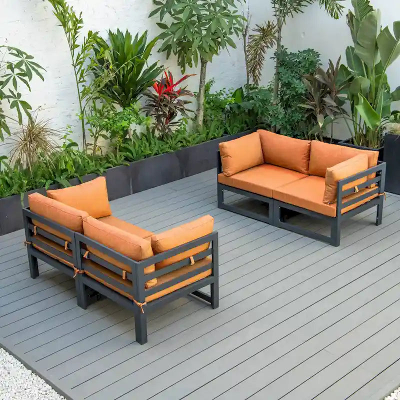 Ensemble de canapé d'angle 4 pièces LeisureMod Chelsea pour patio extérieur, en aluminium noir avec coussins