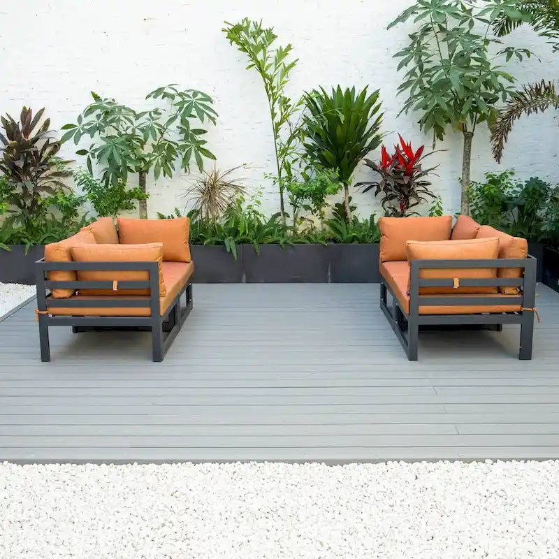 Ensemble de canapé d'angle 4 pièces LeisureMod Chelsea pour patio extérieur, en aluminium noir avec coussins