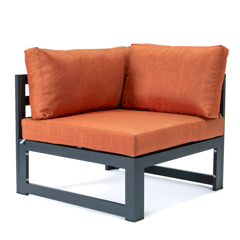 Ensemble de canapé d'angle 4 pièces LeisureMod Chelsea pour patio extérieur, en aluminium noir avec coussins
