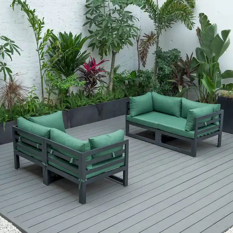 Ensemble de canapé d'angle 4 pièces LeisureMod Chelsea pour patio extérieur, en aluminium noir avec coussins