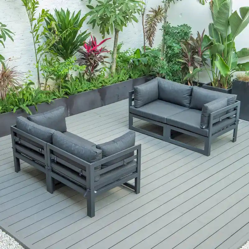 Ensemble de canapé d'angle 4 pièces LeisureMod Chelsea pour patio extérieur, en aluminium noir avec coussins