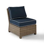 Fauteuil central d'angle en résine tressée Crosley Bradenton avec coussins bleu marine - 63,5 cm (L) x 80 cm (P) x 82,5 cm (H)