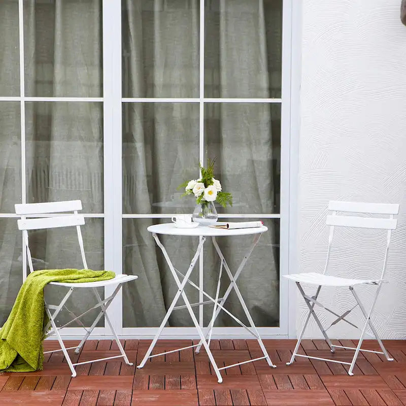 Ensemble bistro 3 pièces en fer thermolaqué comprenant une table et des chaises de jardin pliables
