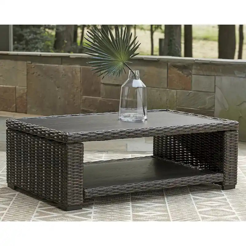 Table basse d'extérieur marron Lane, Signature Design by Ashley Grasson, avec 2 tables d'appoint