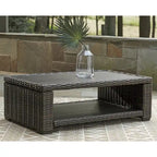 Table basse d'extérieur marron Lane, Signature Design by Ashley Grasson, avec 2 tables d'appoint