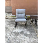 Ensemble de 3 pièces pour patio : chaises berçantes et table, élégant ensemble bistro pour pelouse, jardin et terrasse.
